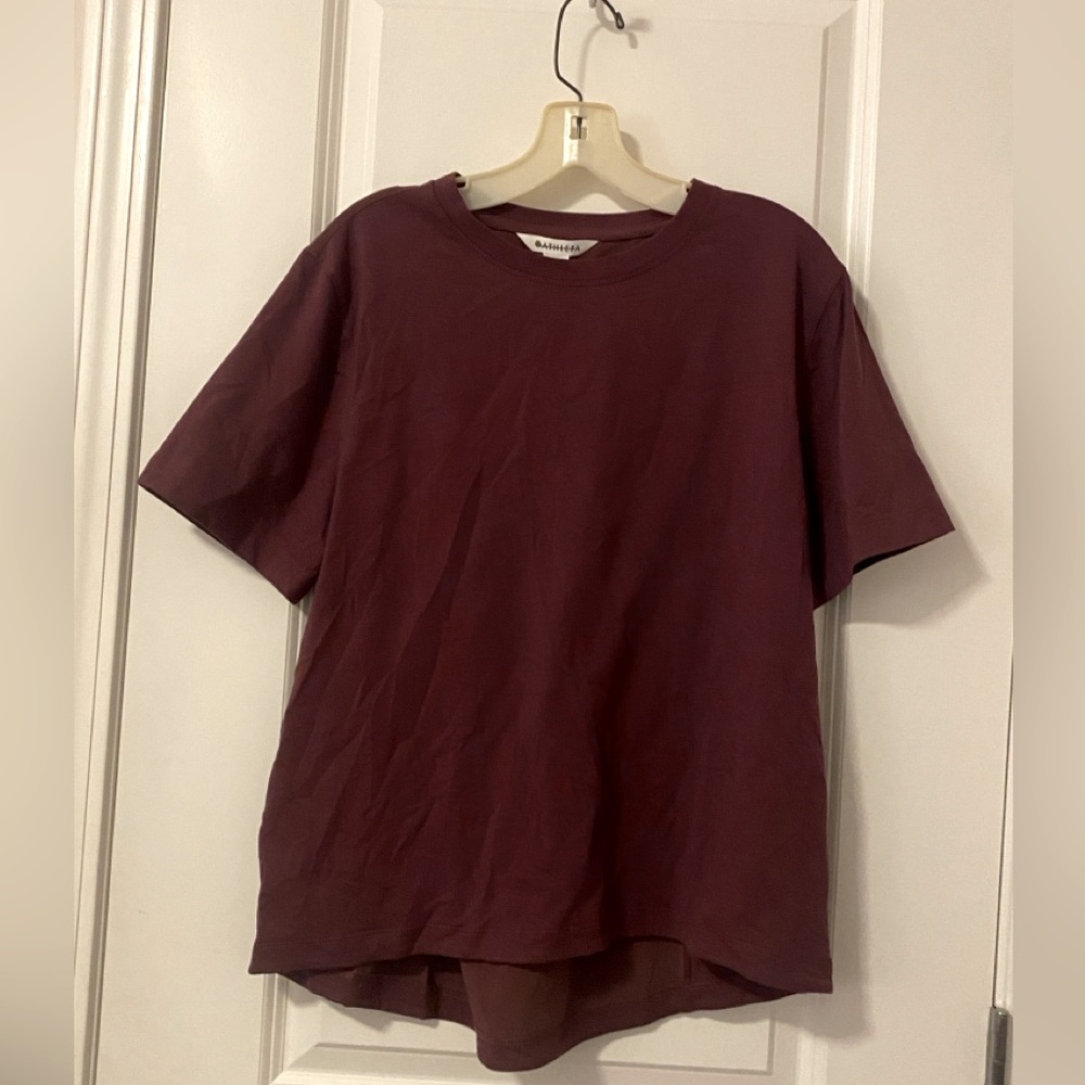 Athleta burgundy scrub style round neck tshirt.